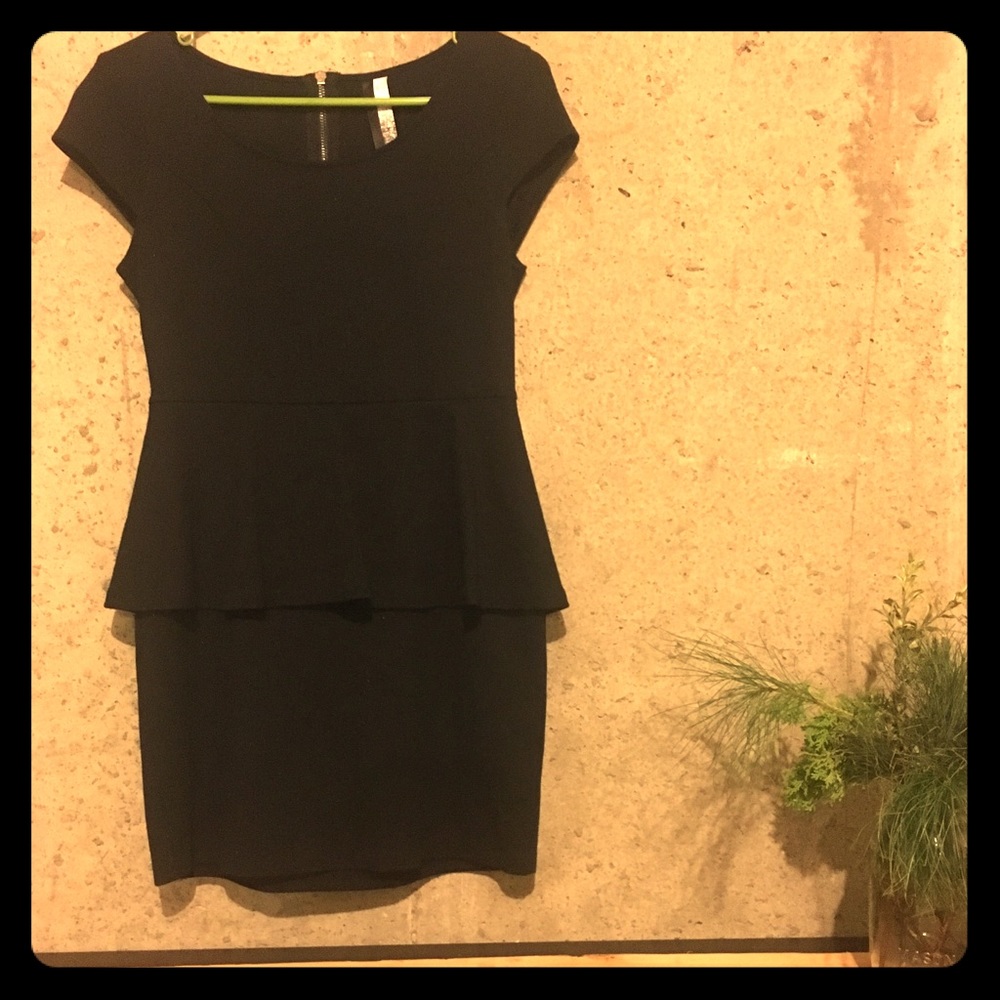 Black cocktail dress 👗 🖤